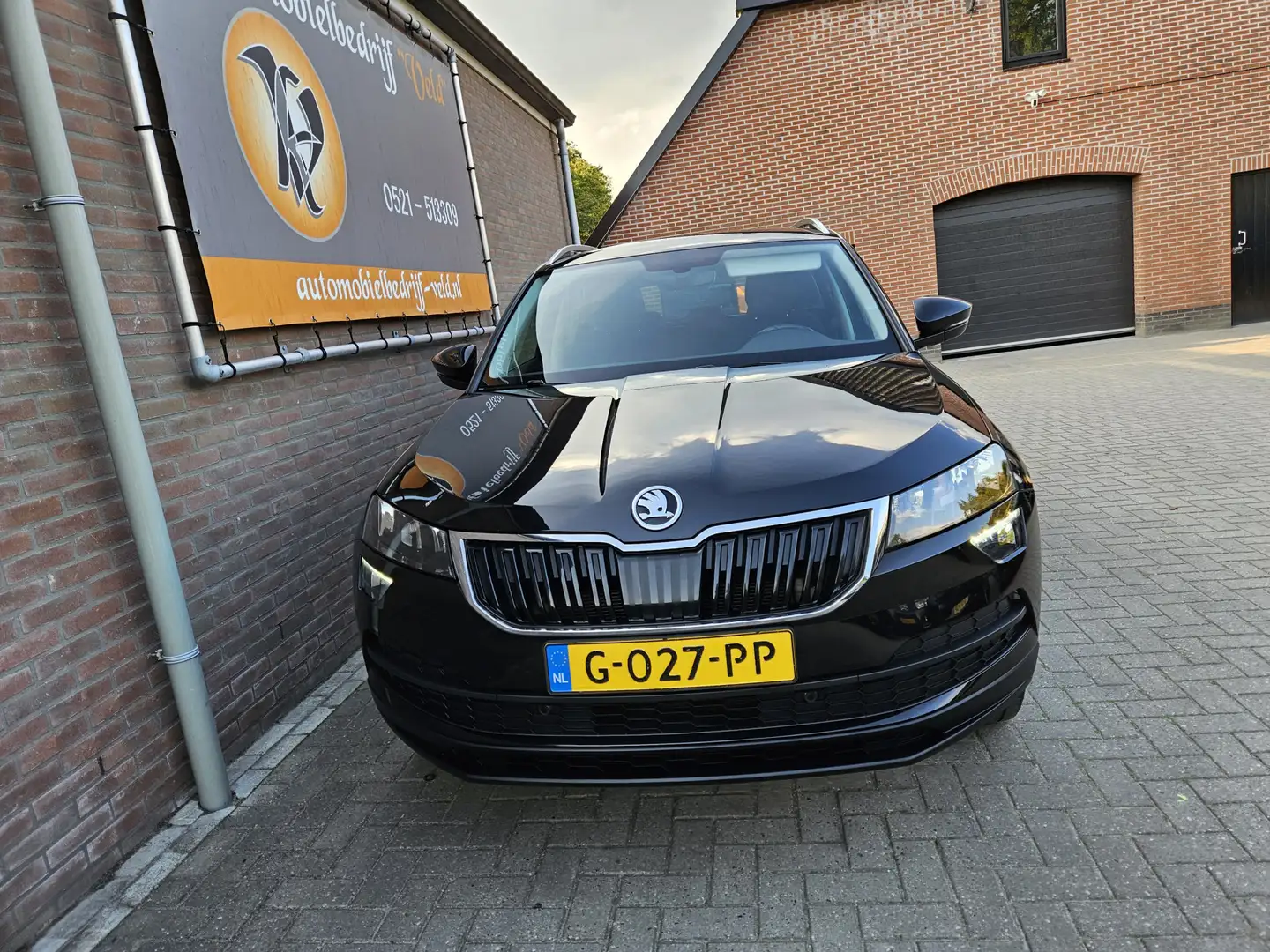 Skoda Karoq 1.0 TSI Ambition Business Zwart - 2