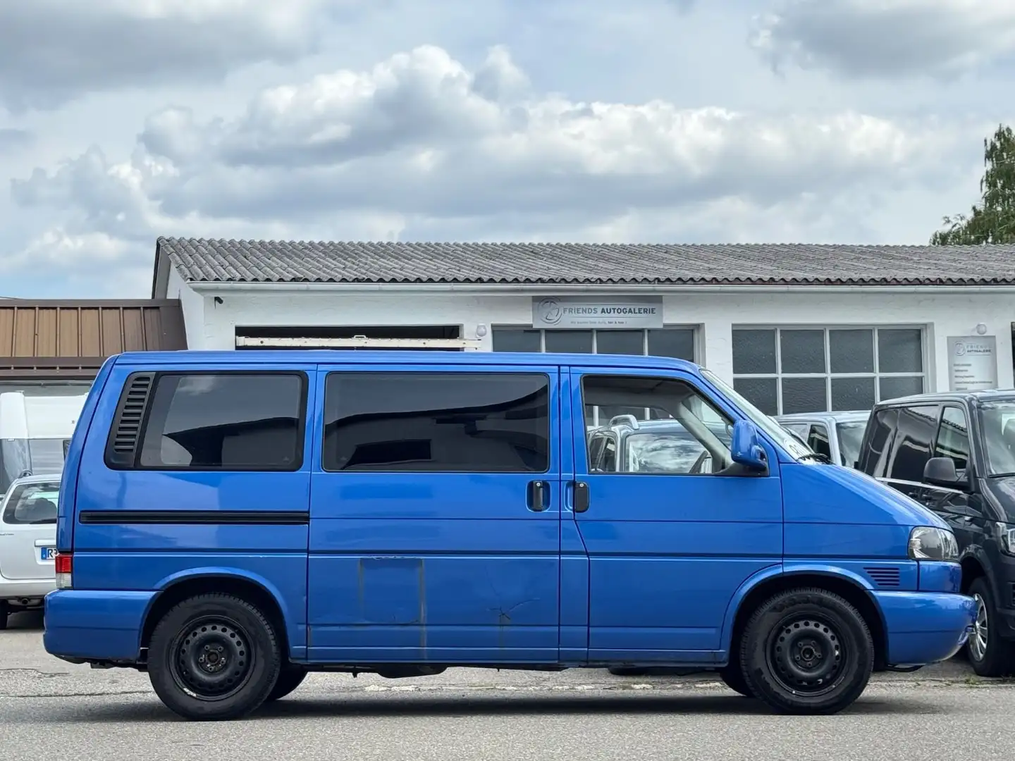 Volkswagen T4 Caravelle 2.5 TDI 7 Sitzer Синій - 2
