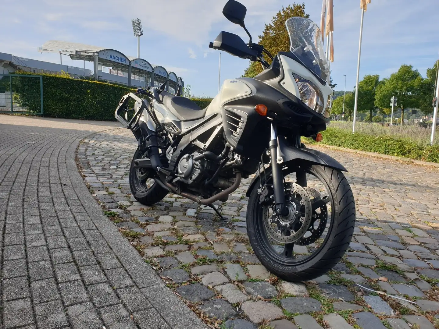 Suzuki V-Strom 650 DL650A Alb - 1
