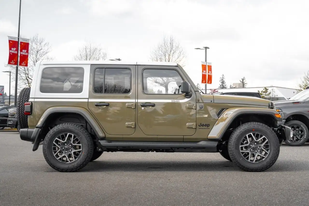 Jeep Wrangler снимка Jeep Wrangler