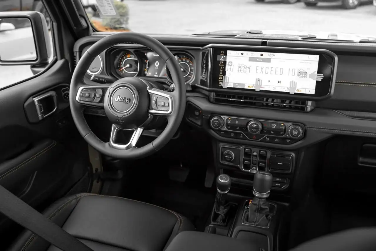 Jeep Wrangler снимка Jeep Wrangler