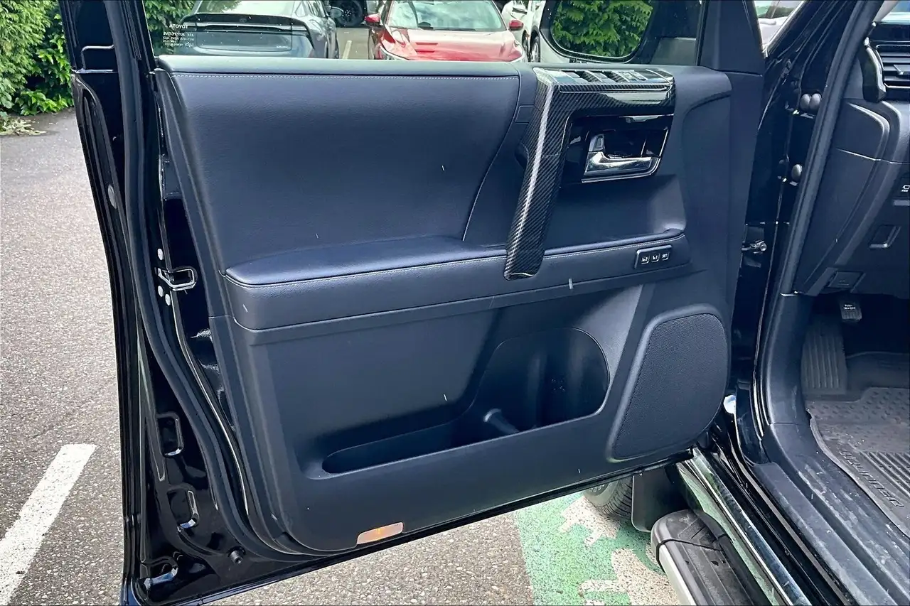 Toyota 4-Runner снимка Toyota 4-Runner