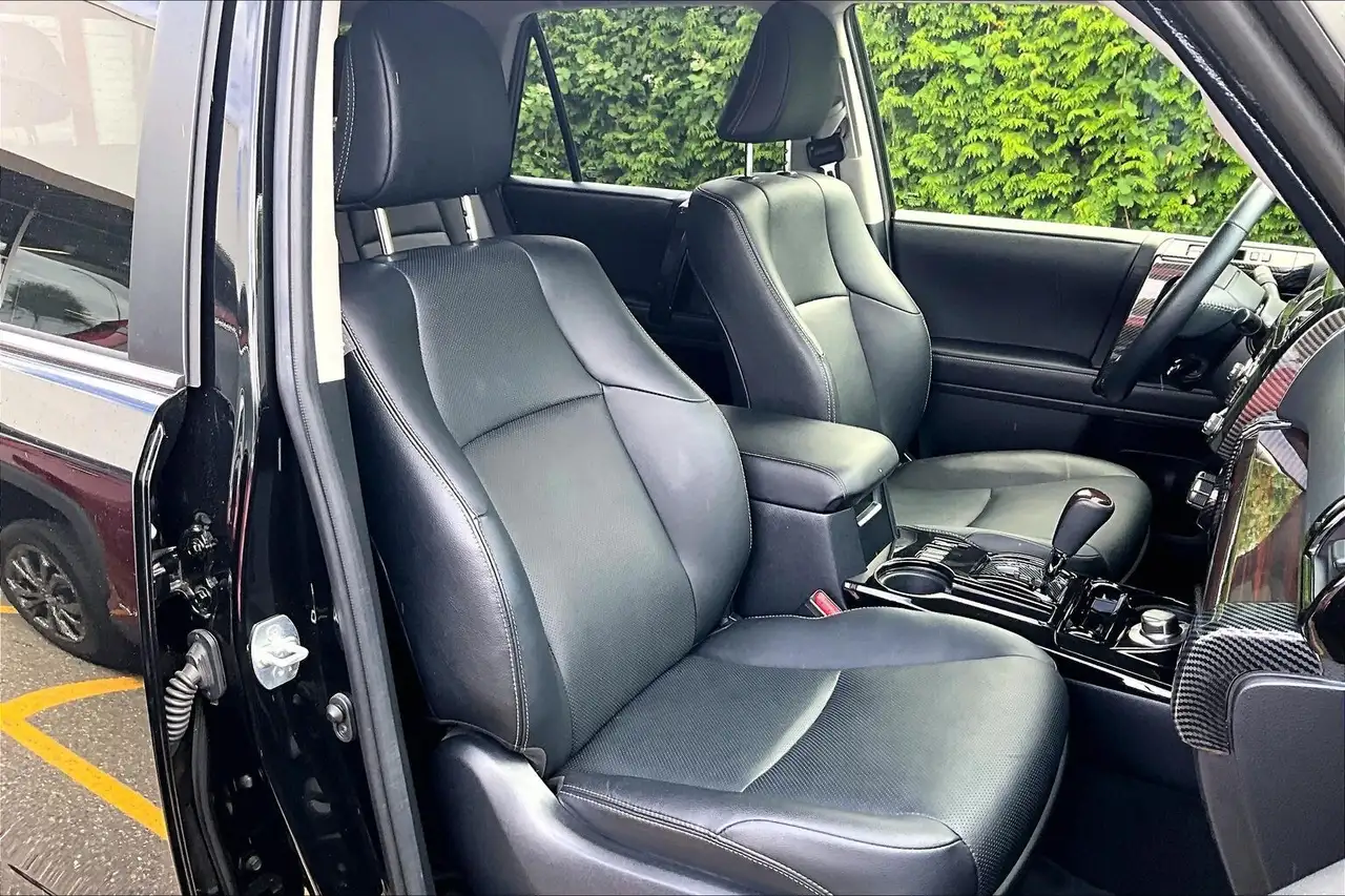Toyota 4-Runner снимка Toyota 4-Runner