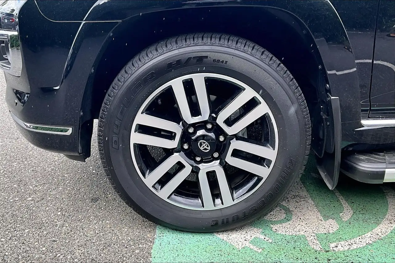 Toyota 4-Runner снимка Toyota 4-Runner
