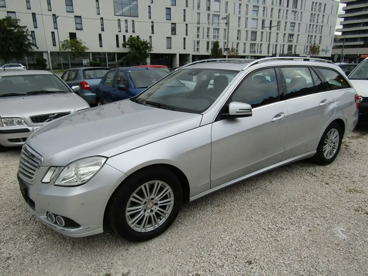 Mercedes-Benz E 220 CDI BlueEfficiency (212.202) Plateado - 1
