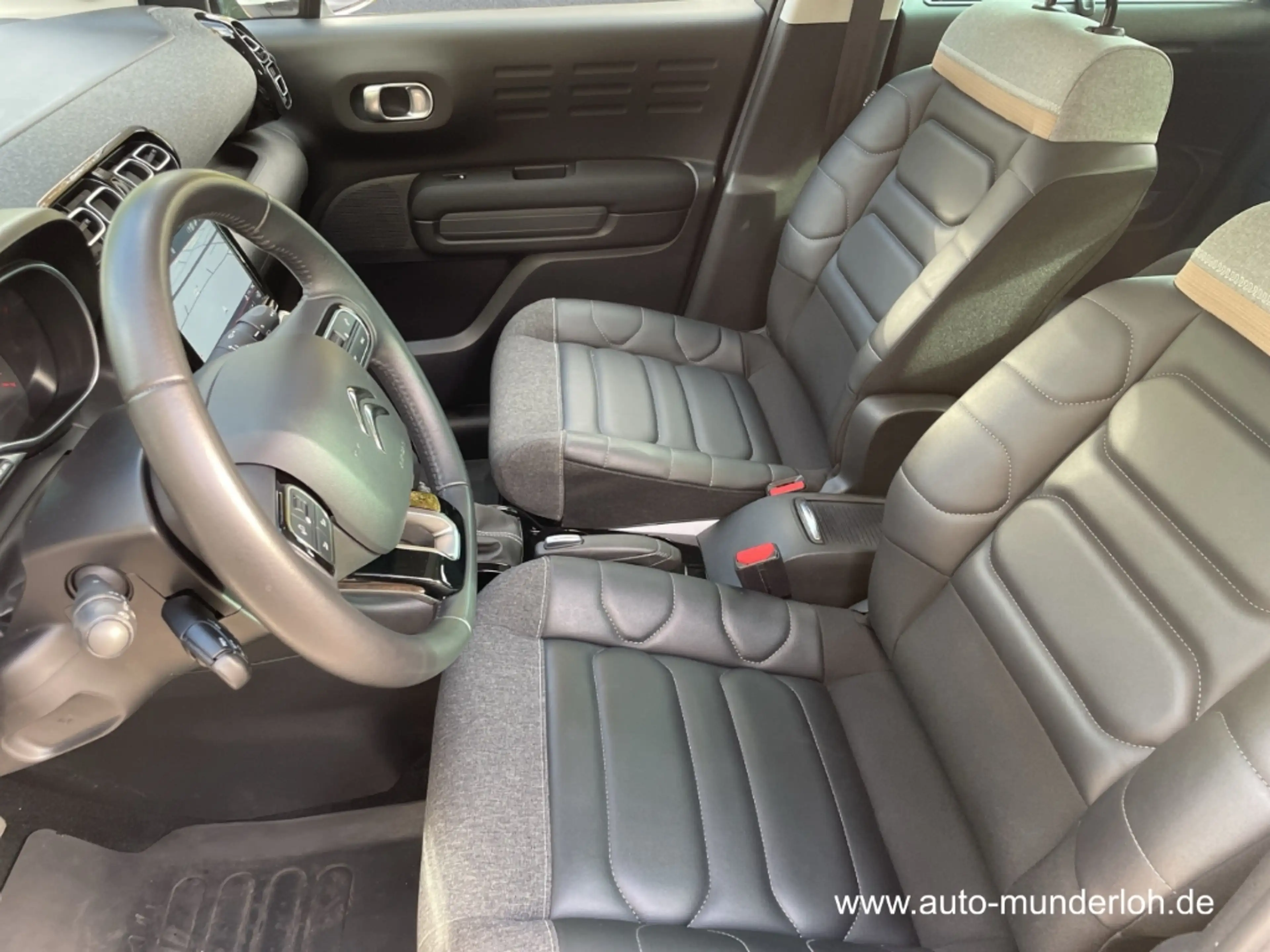Citroen C3 Aircross BlueHDi 120 EAT6 S&S Shine Pack NAVI PANORAMADACH — photo 10
