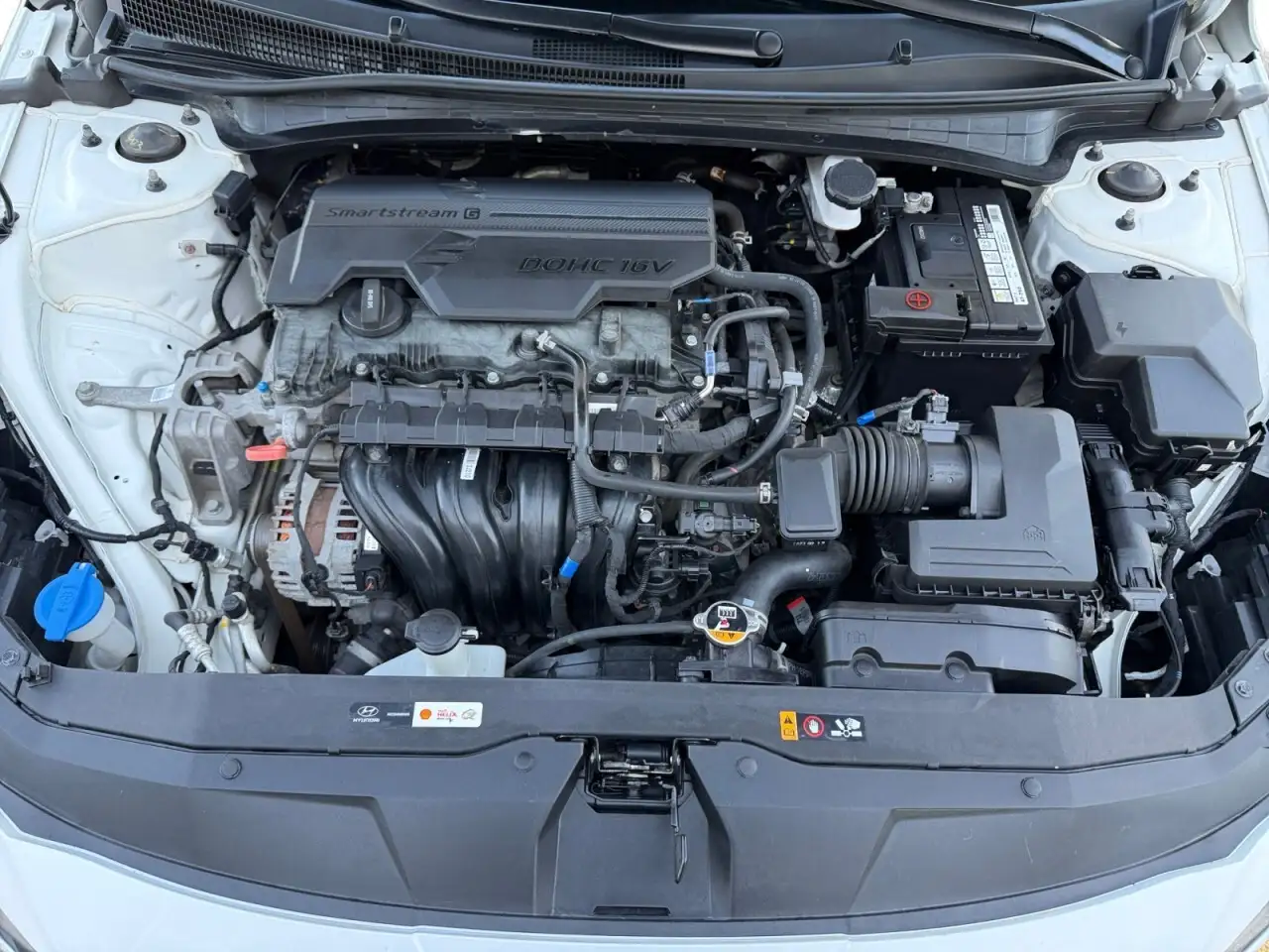 Hyundai ELANTRA снимка Hyundai ELANTRA