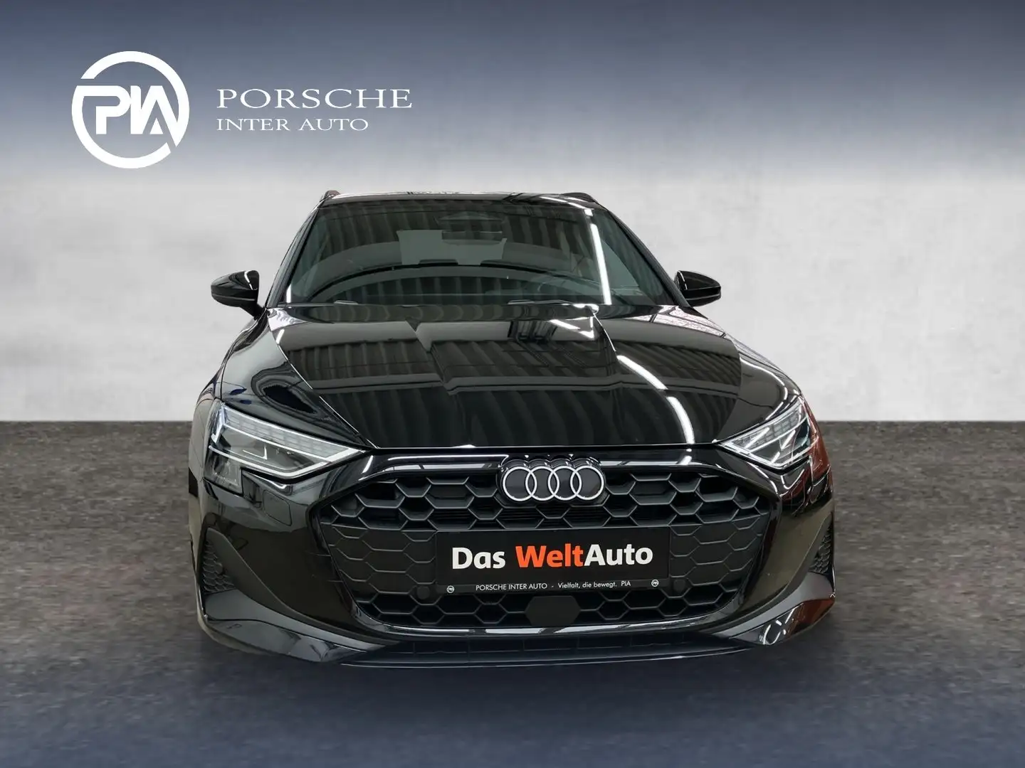 Audi A3 30 TFSI Schwarz - 2