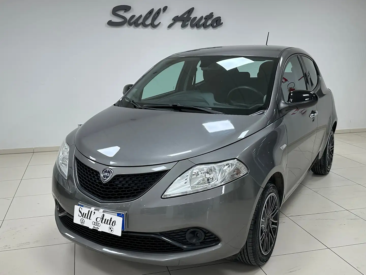 Lancia Ypsilon Ypsilon 1.2 Gold s Gris - 1