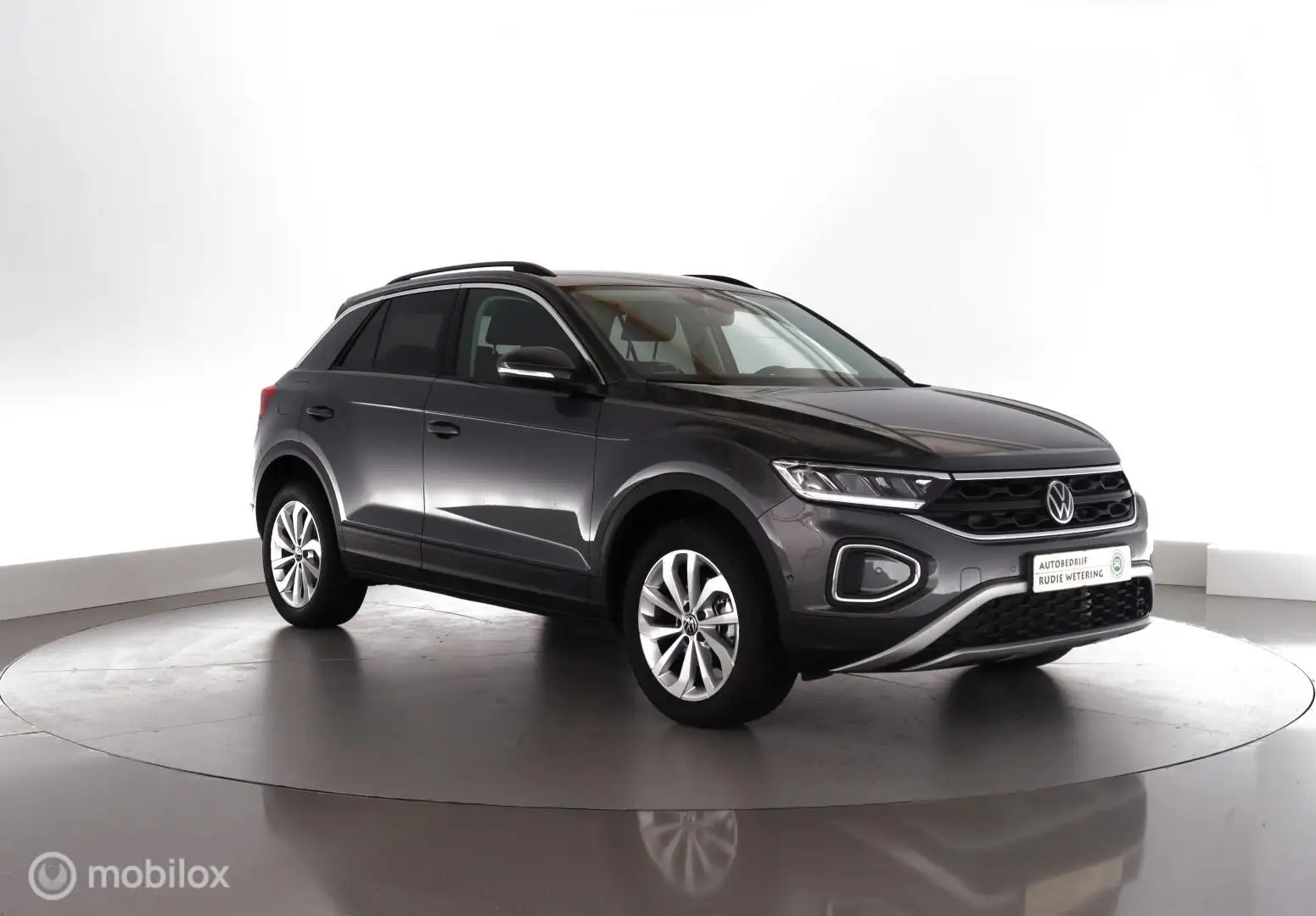 Volkswagen T-Roc 1.5 TSI 150pk Automaat Business led|nav|cam|dab|te Grau - 2
