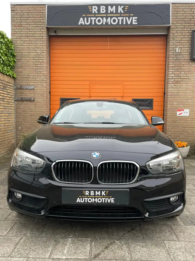 BMW 116 1-serie 116i Urban Zwart - 2