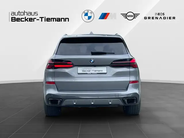 BMW X5 view 5