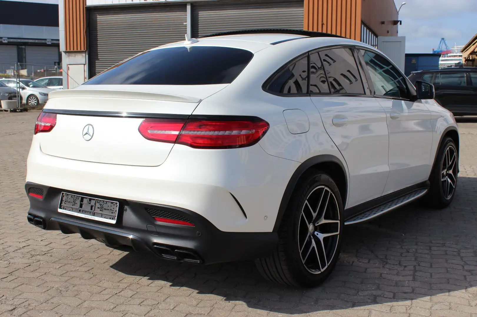 Mercedes-Benz GLE 350 d 4MATIC AMG 21 Zoll Brabus Sound Weiß - 1