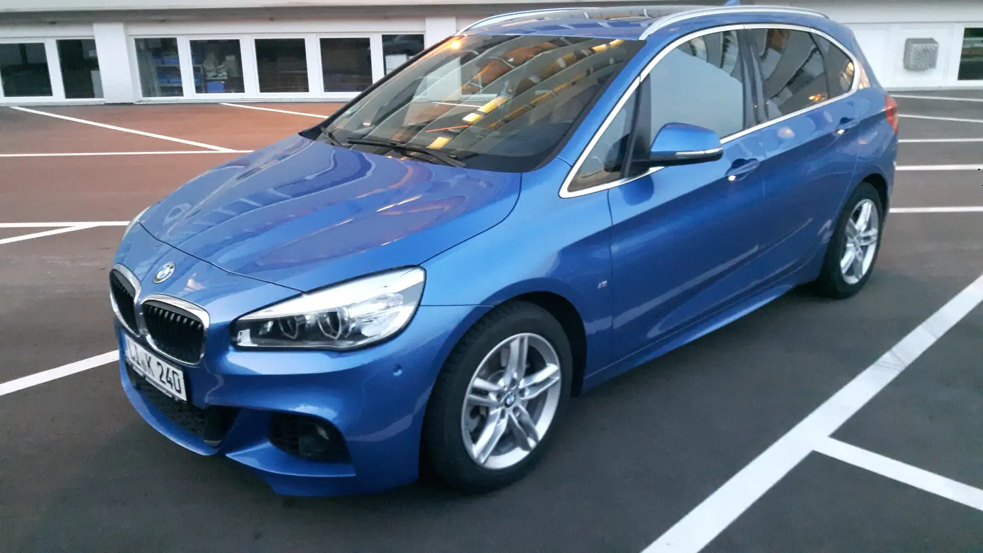 BMW 225 225i Active Tourer xDrive Aut. M Sport Blau - 1