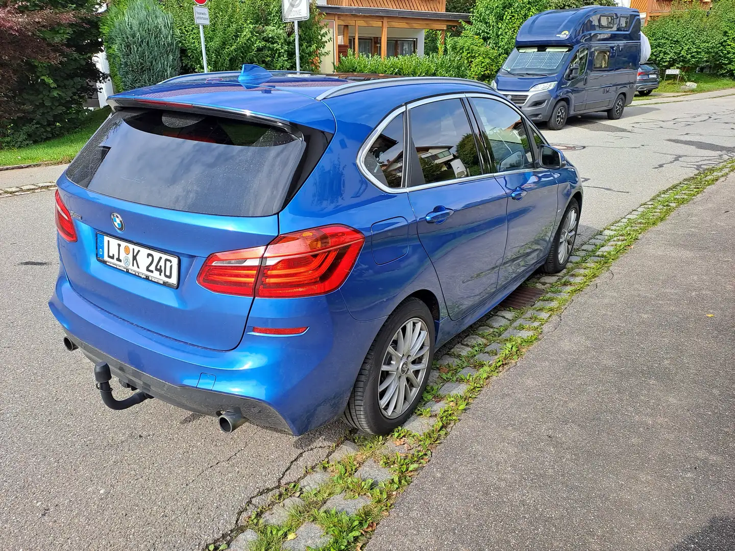 BMW 225 225i Active Tourer xDrive Aut. M Sport Blau - 2