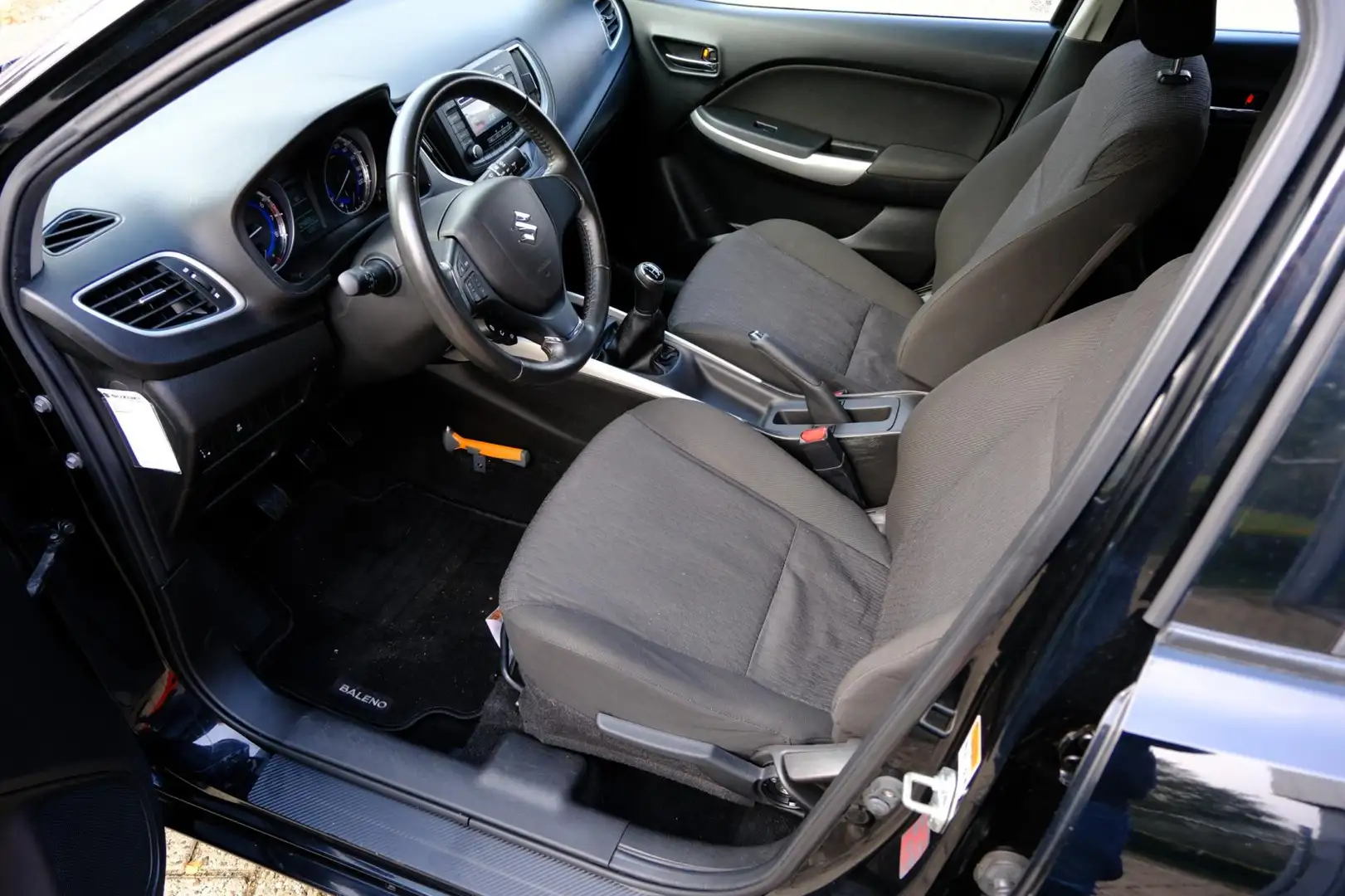 Suzuki Baleno 1.2 Exclusive 5-drs Airco|LMV|Trekhaak Noir - 2