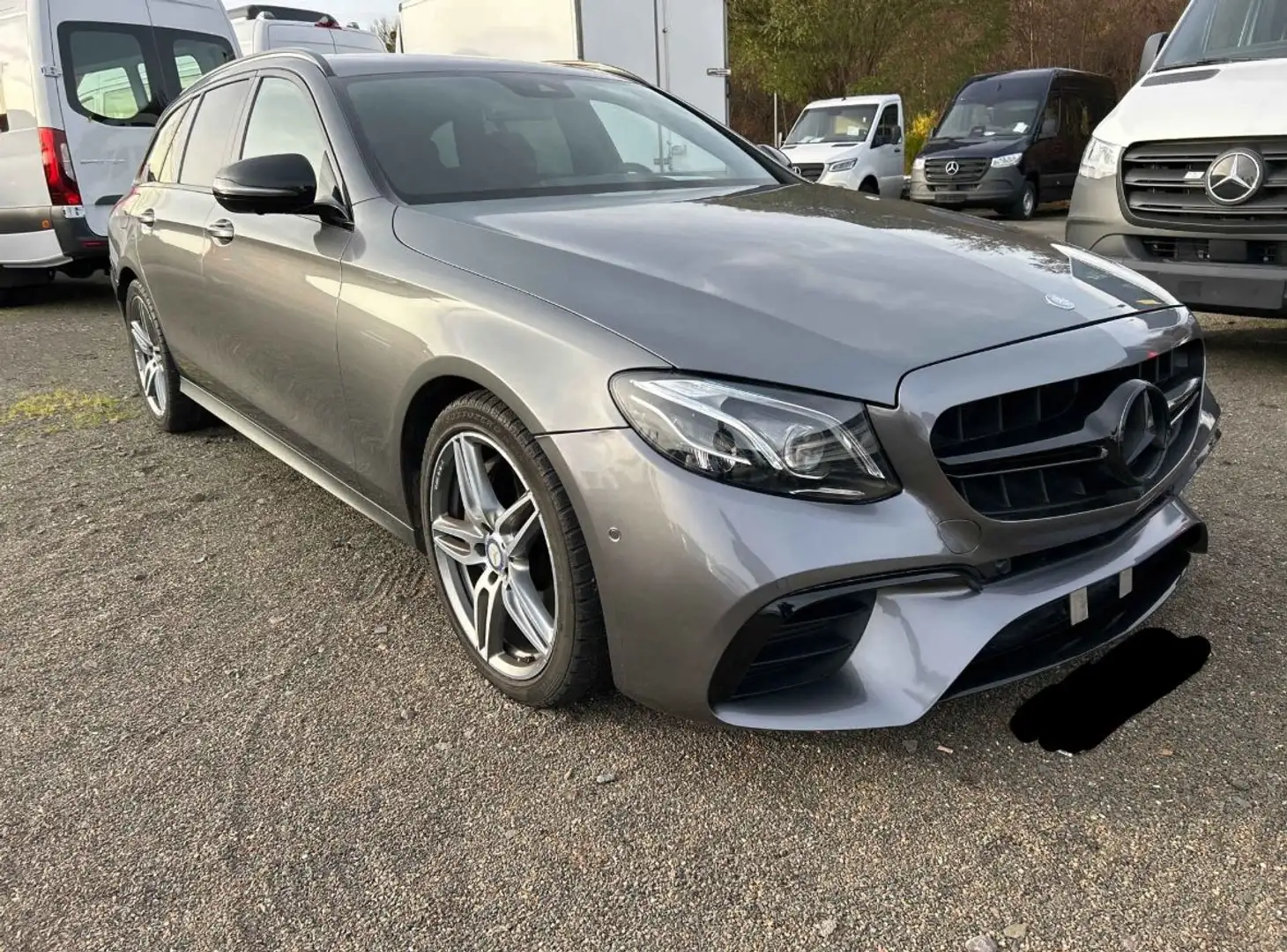 Mercedes-Benz E 400 4 Matic AMG Line Multibeam 63er Optik Grau - 2