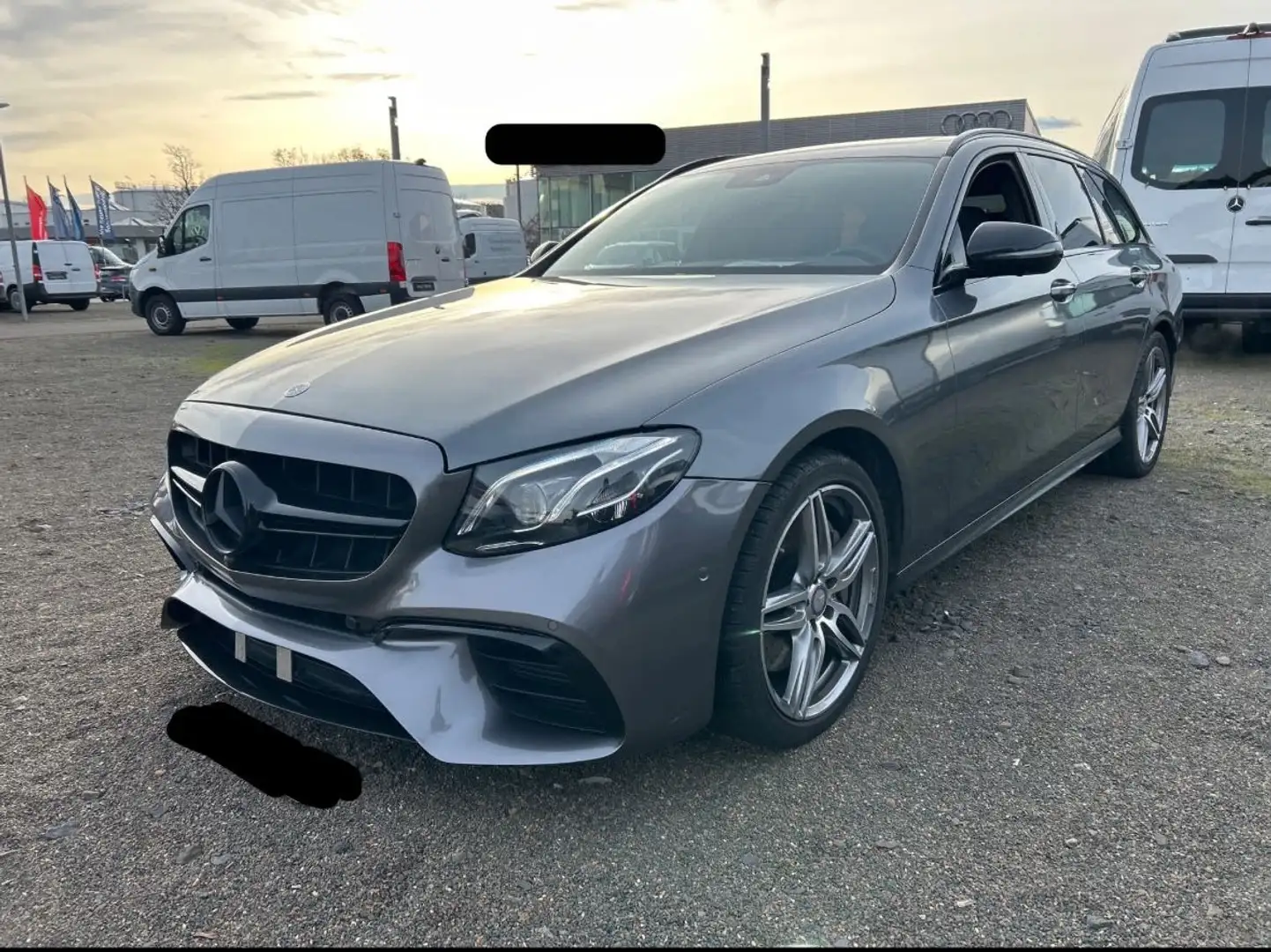 Mercedes-Benz E 400 4 Matic AMG Line Multibeam 63er Optik Grau - 1