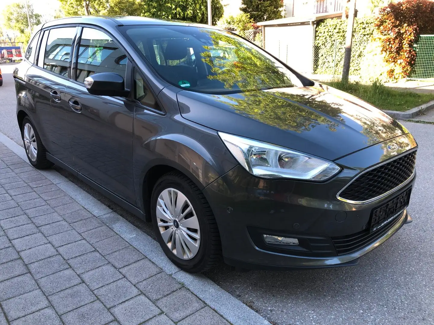 Ford Grand C-Max 1,5 TDCi 88kW Business Edition Gris - 1