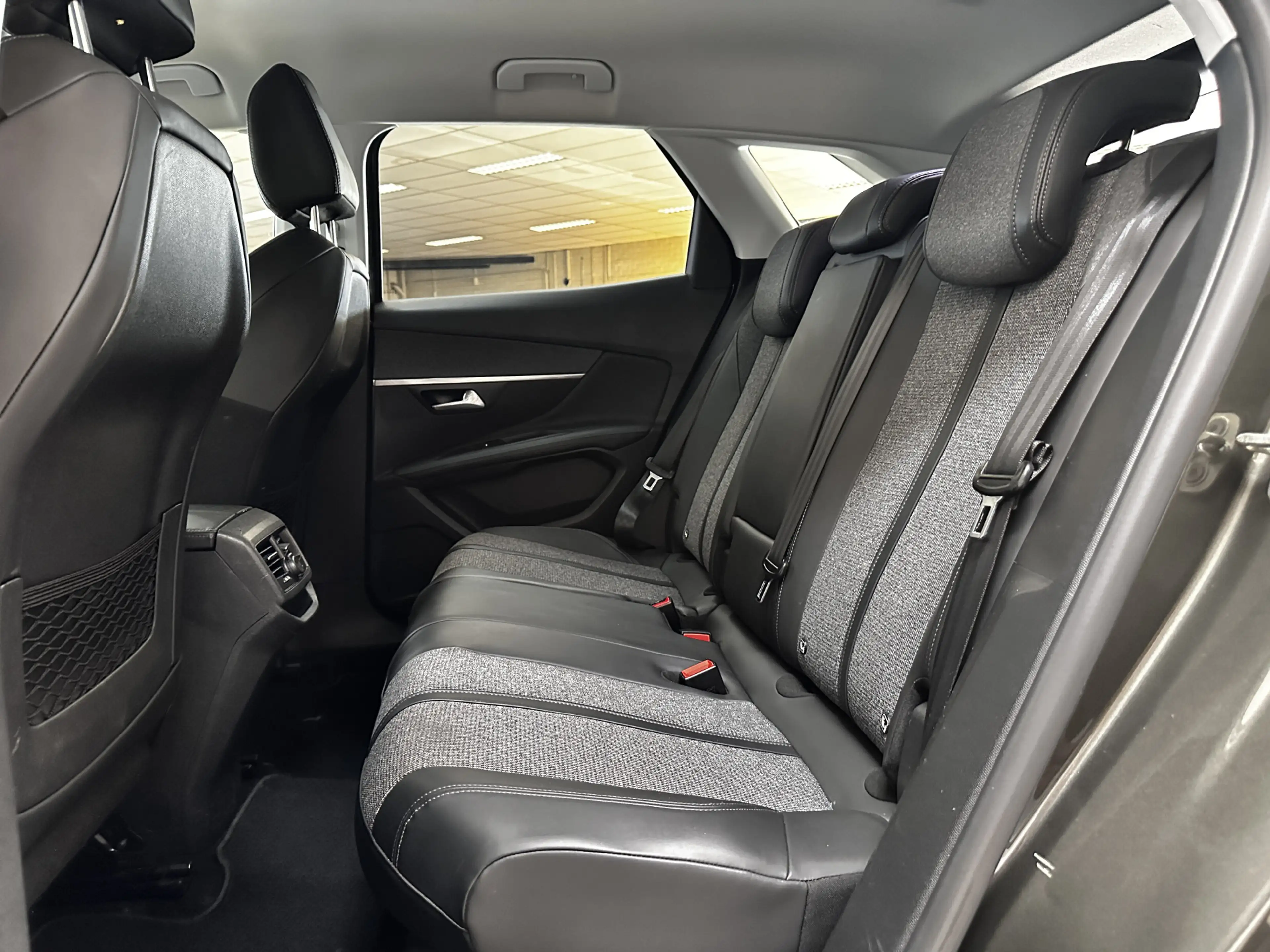 Peugeot 3008 1.6 e-THP Allure/ Trekhaak/ Virtual Cockpit/ Half- — photo 10