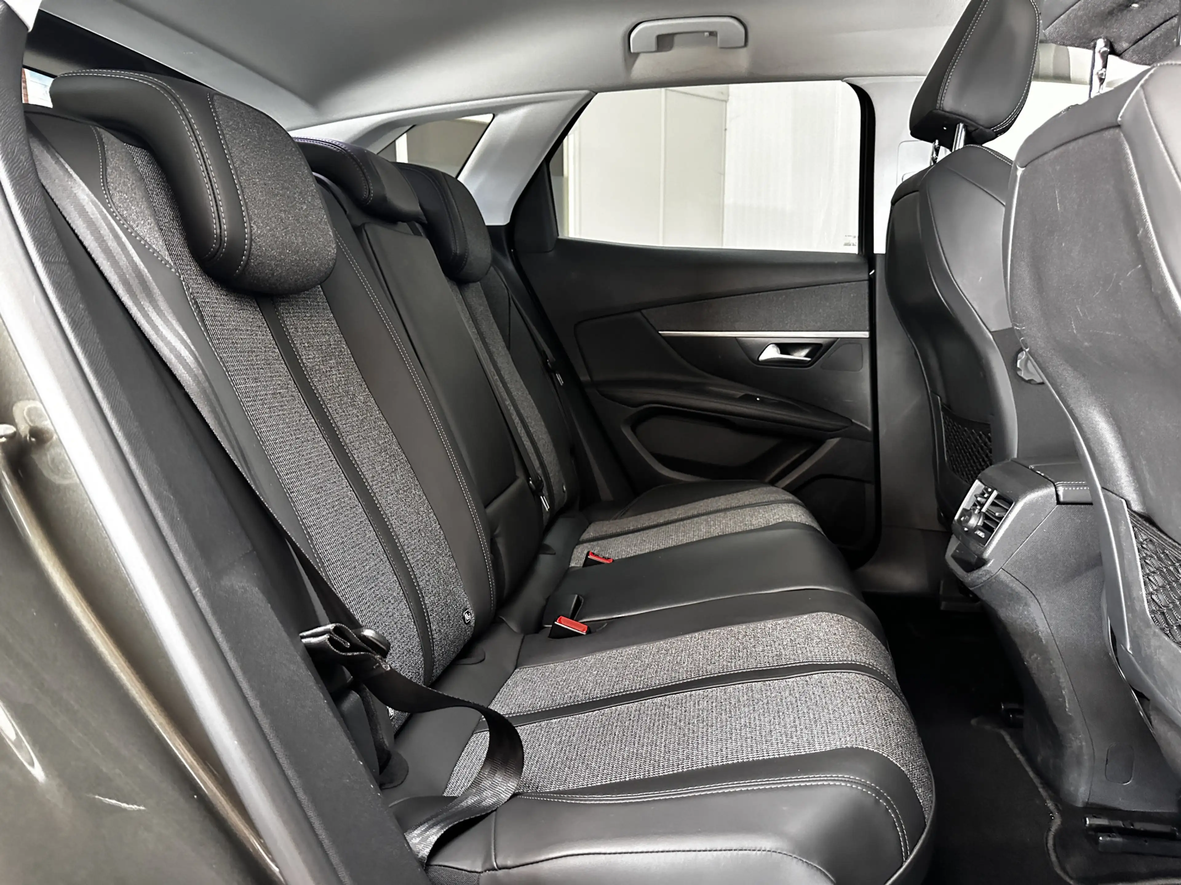 Peugeot 3008 1.6 e-THP Allure/ Trekhaak/ Virtual Cockpit/ Half- — photo 11