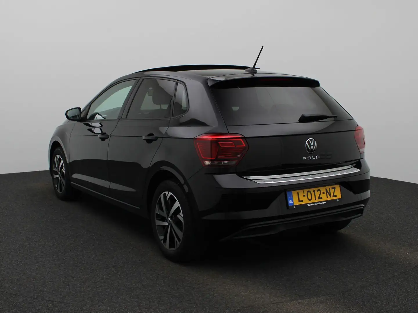 Volkswagen Polo 1.0 TSI Highline 95 PK | Automaat | Airco |Climatr Zwart - 2