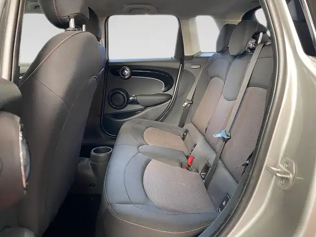 Mini Hatch view 8
