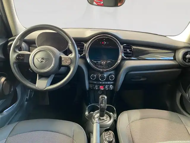 Mini Hatch view 6