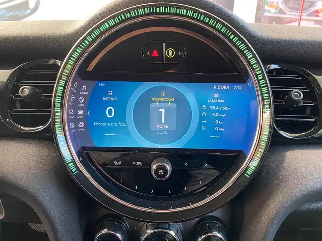Mini Hatch view 10