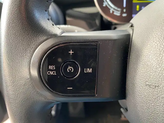 Mini Hatch view 14