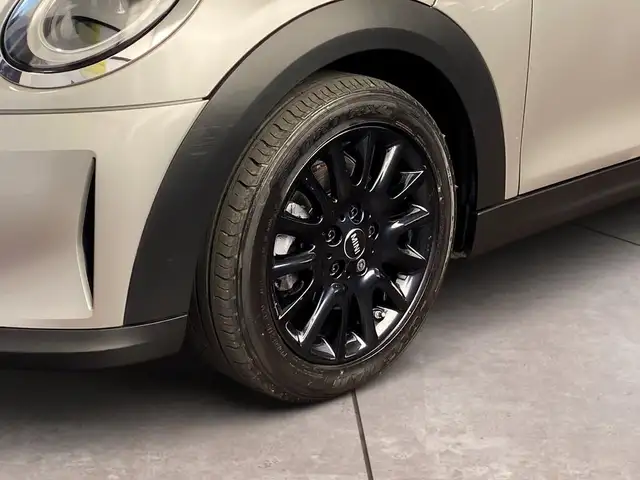 Mini Hatch view 15