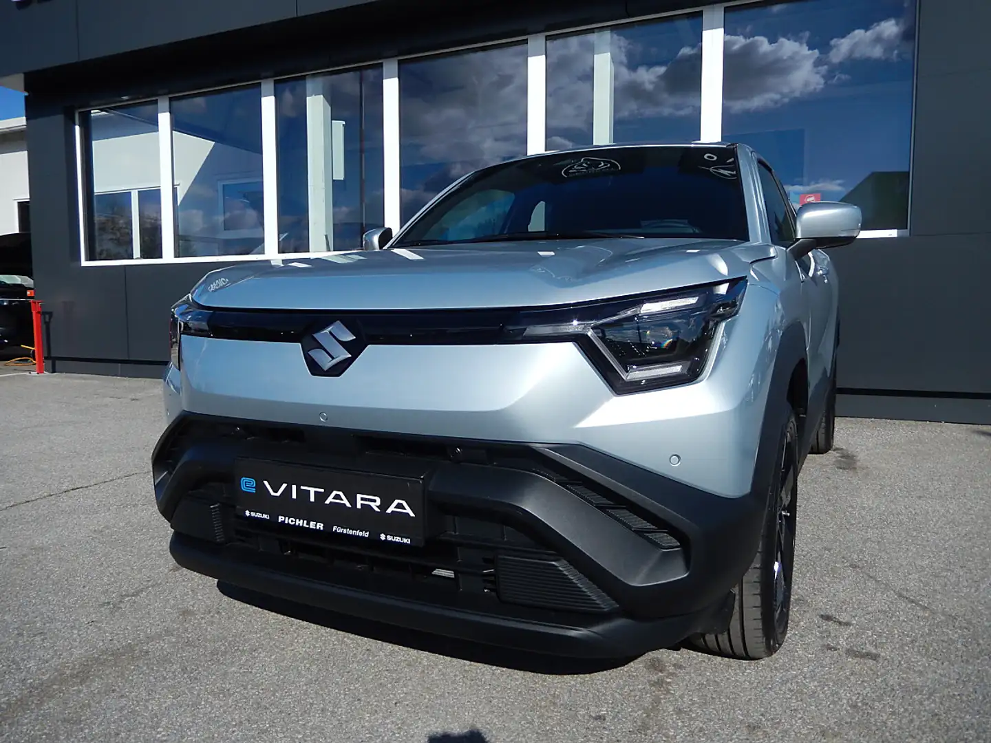 Suzuki Vitara eVitara 61kWh GL+ Allgrip-e Shine Silber - 1