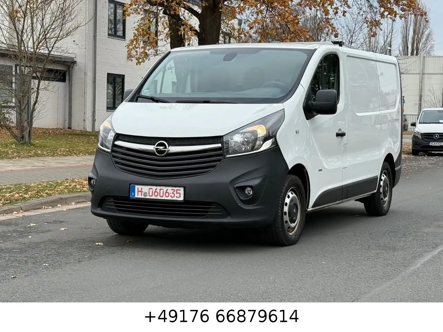 Opel Vivaro B Kasten/Kombi L1H1  2,9t Navi Klima Temp Weiß - 2