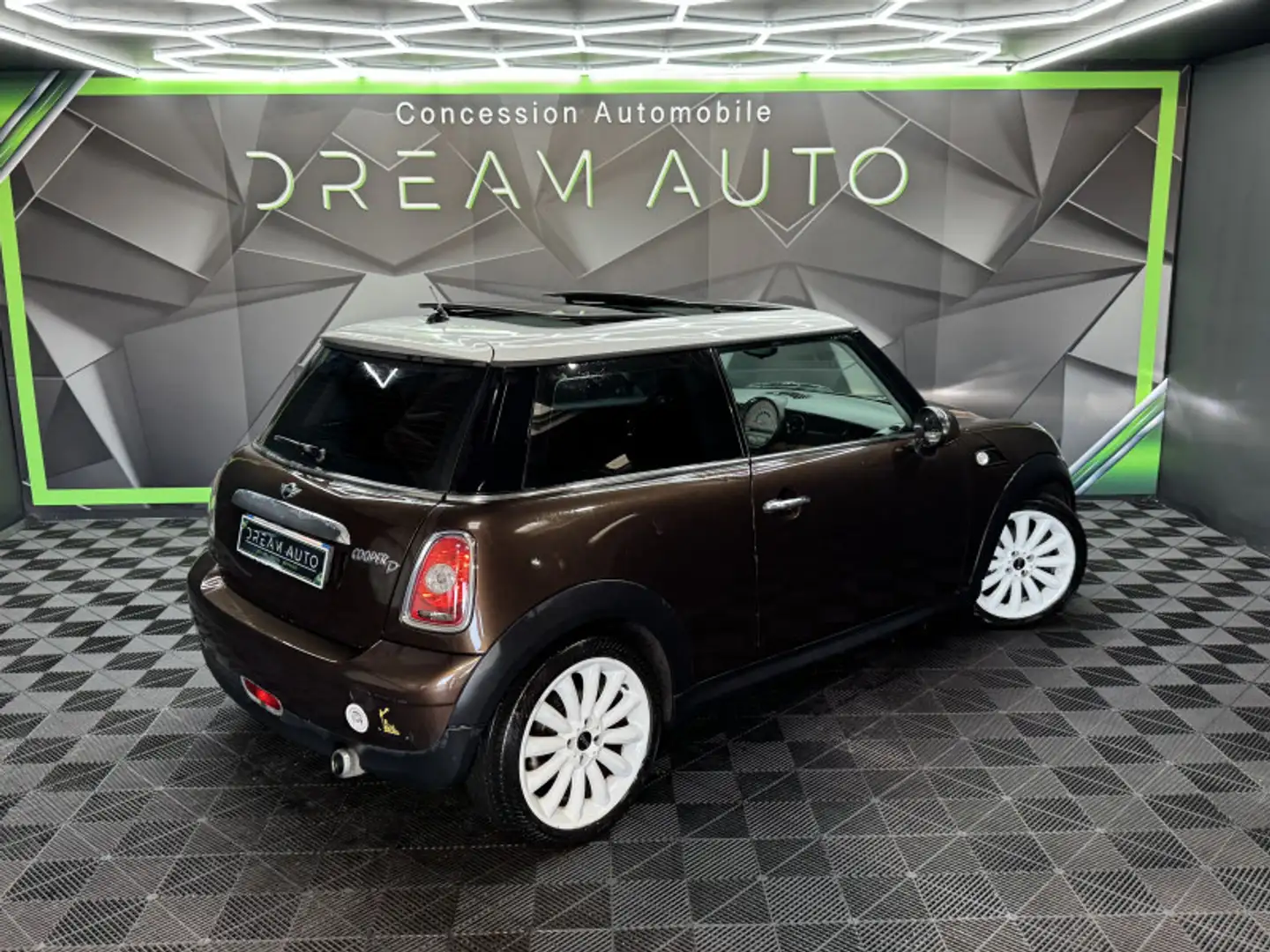 MINI Cooper D COOPER D 110CH 50 MAYFAIR Marrón - 2