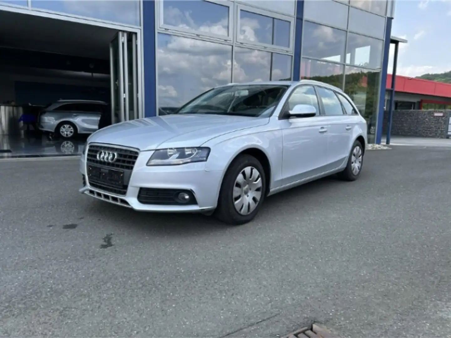 Audi A4 1.8 TFSI Avant AHK Attraction Sitzheizung PDC Argent - 2