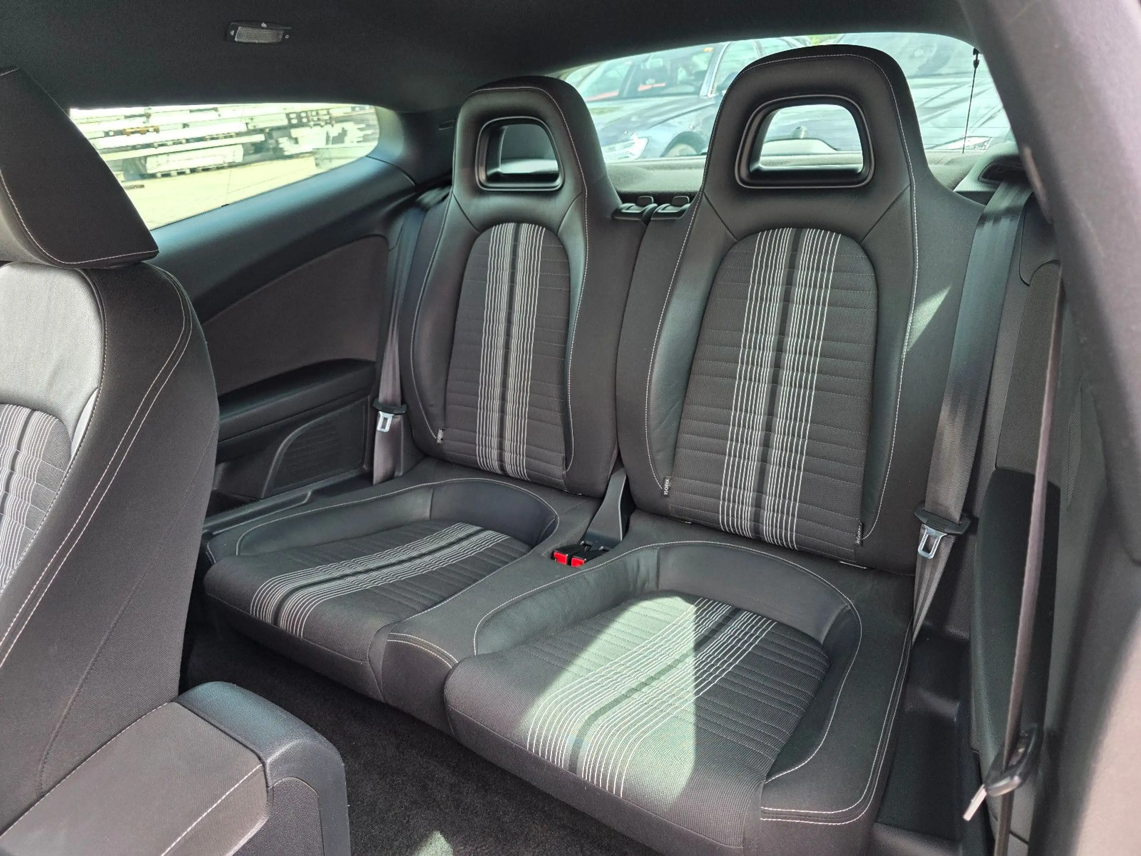 Volkswagen Scirocco 1.4 TSI BMT 90 kW Match / TÜV NEU — photo 14