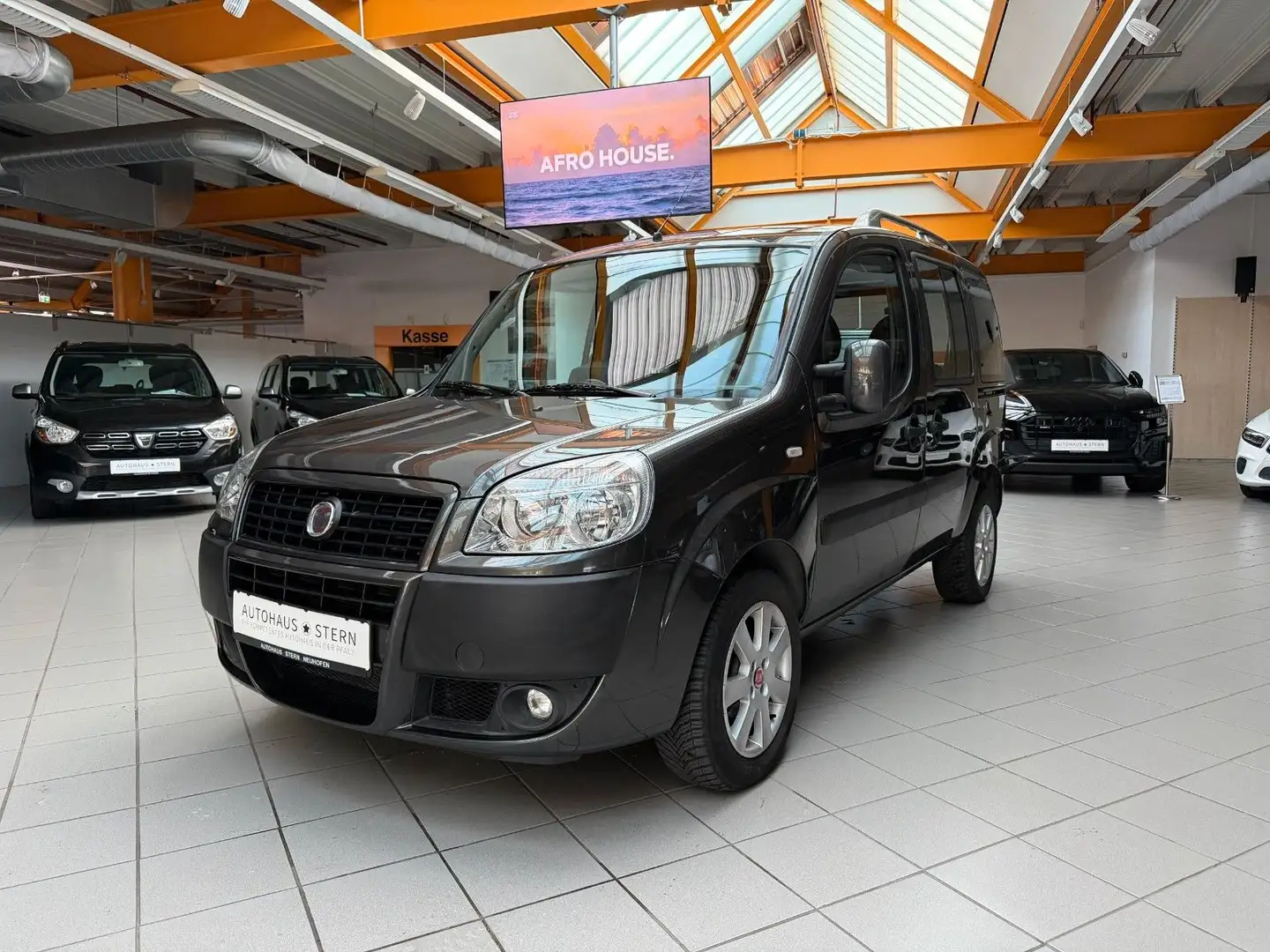Fiat Doblo 1.4 8V Dynamic|AHK|BT|Klima|DAB Grau - 2