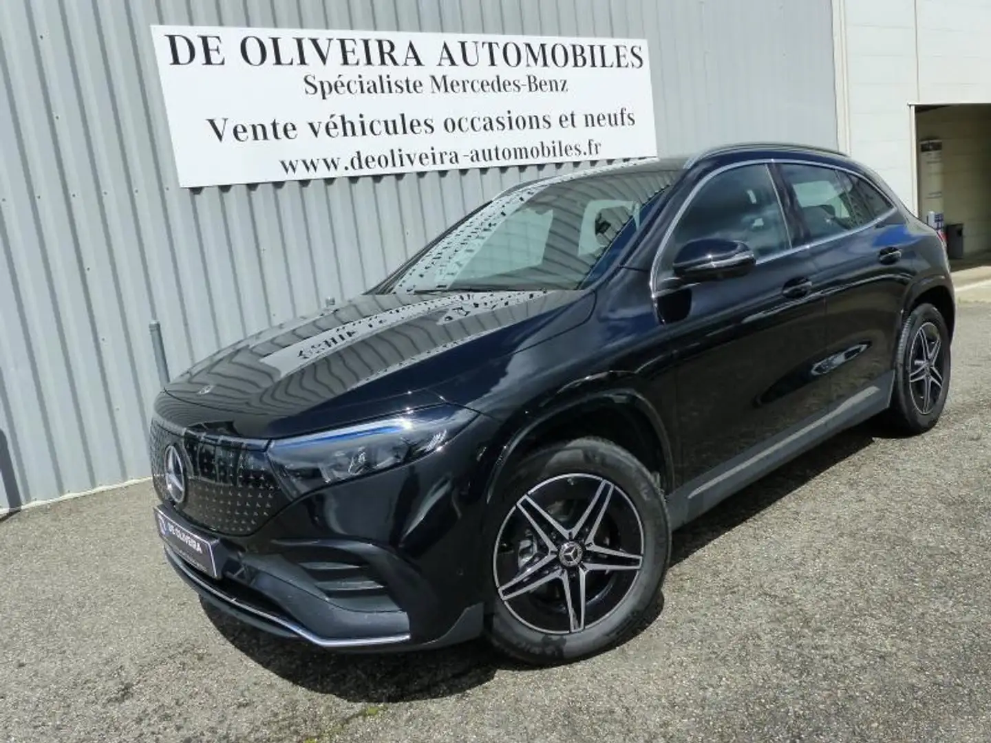 Mercedes-Benz EQA 250+ 190ch AMG Line (TVA) Zwart - 1