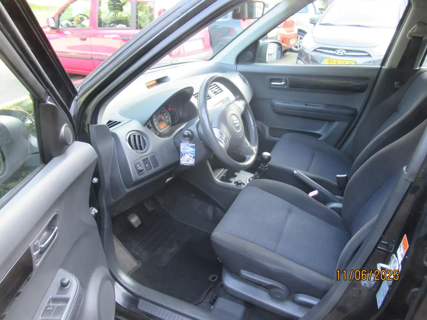 Suzuki Swift 1.3 Shogun Zwart - 2