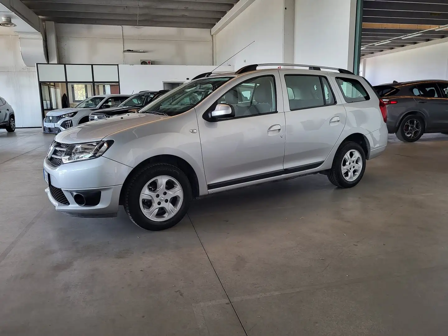 Dacia Logan II 1.2 Laureate Gpl 75cv Argento - 1