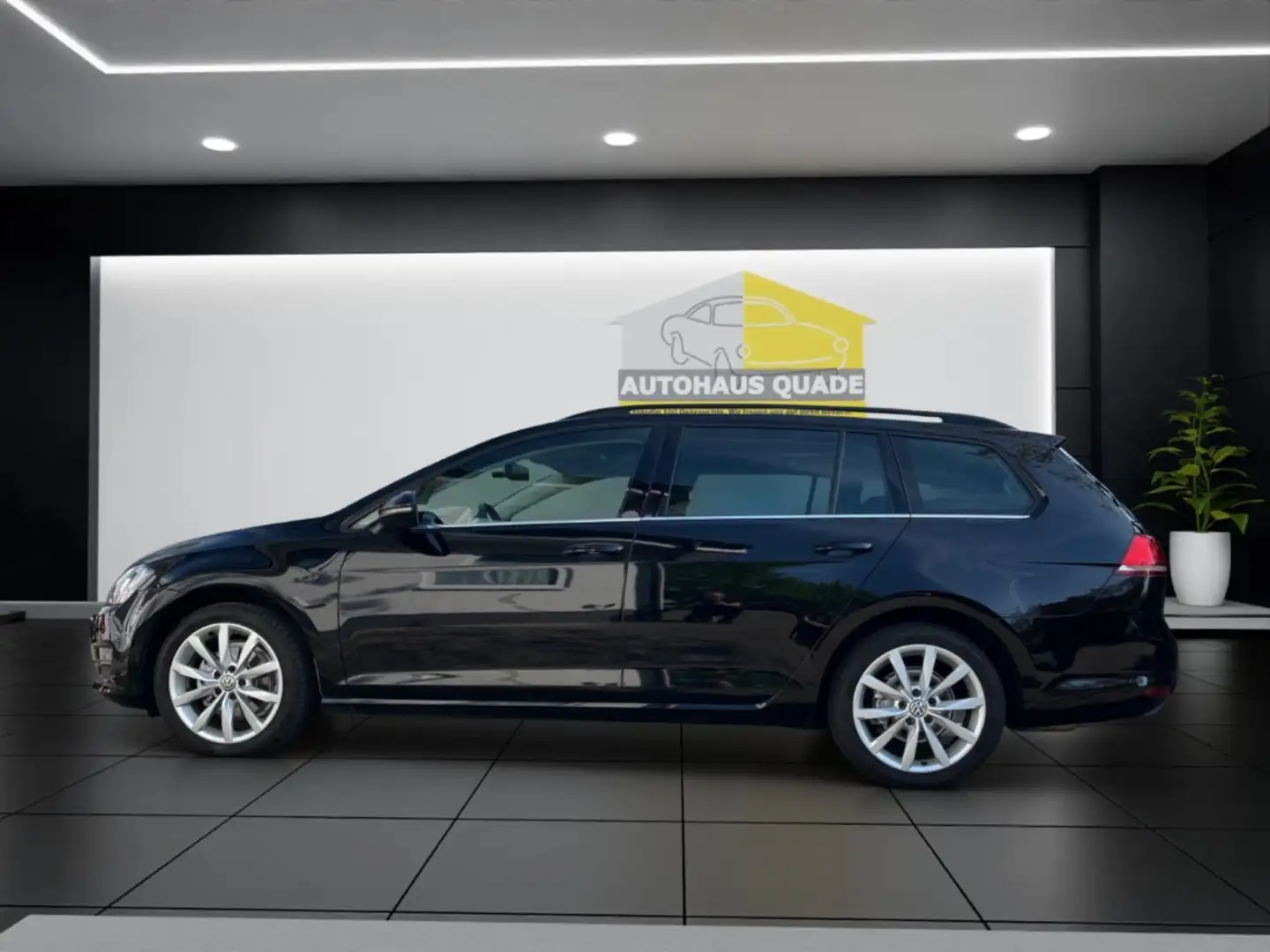 Volkswagen Golf Highline 2.0 TDI Panoramadach Autom. Zahnriemen-Ne Schwarz - 2