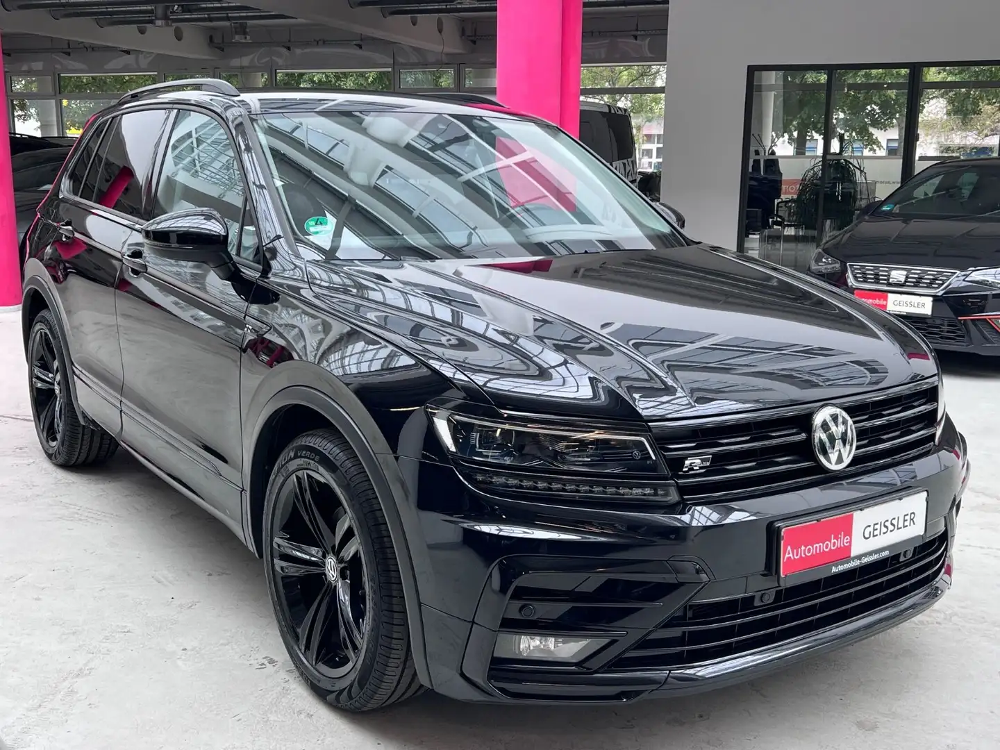 Volkswagen Tiguan 2.0 TDI R-Line DSG+LED+NAVI+AHK+ACC+SITZH Noir - 2