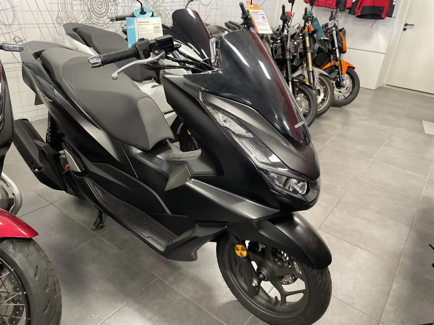 Honda PCX 125 Zwart - 2