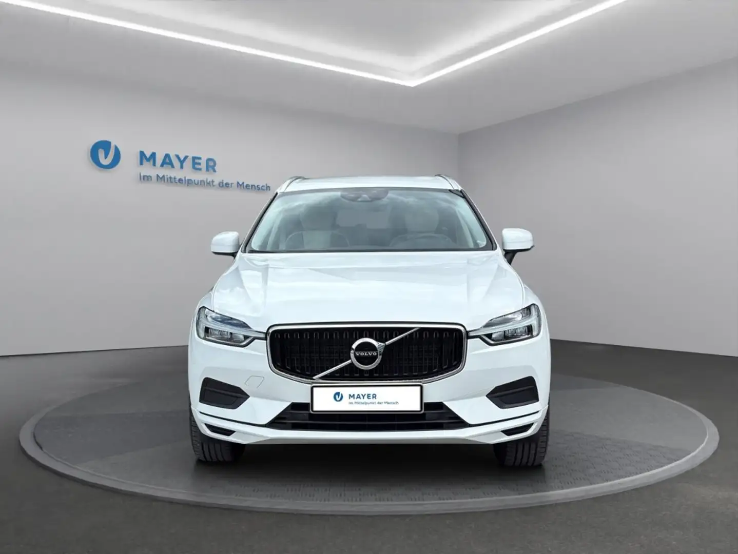 Volvo XC60 D4 Momentum Pro Geartronic Weiß - 2