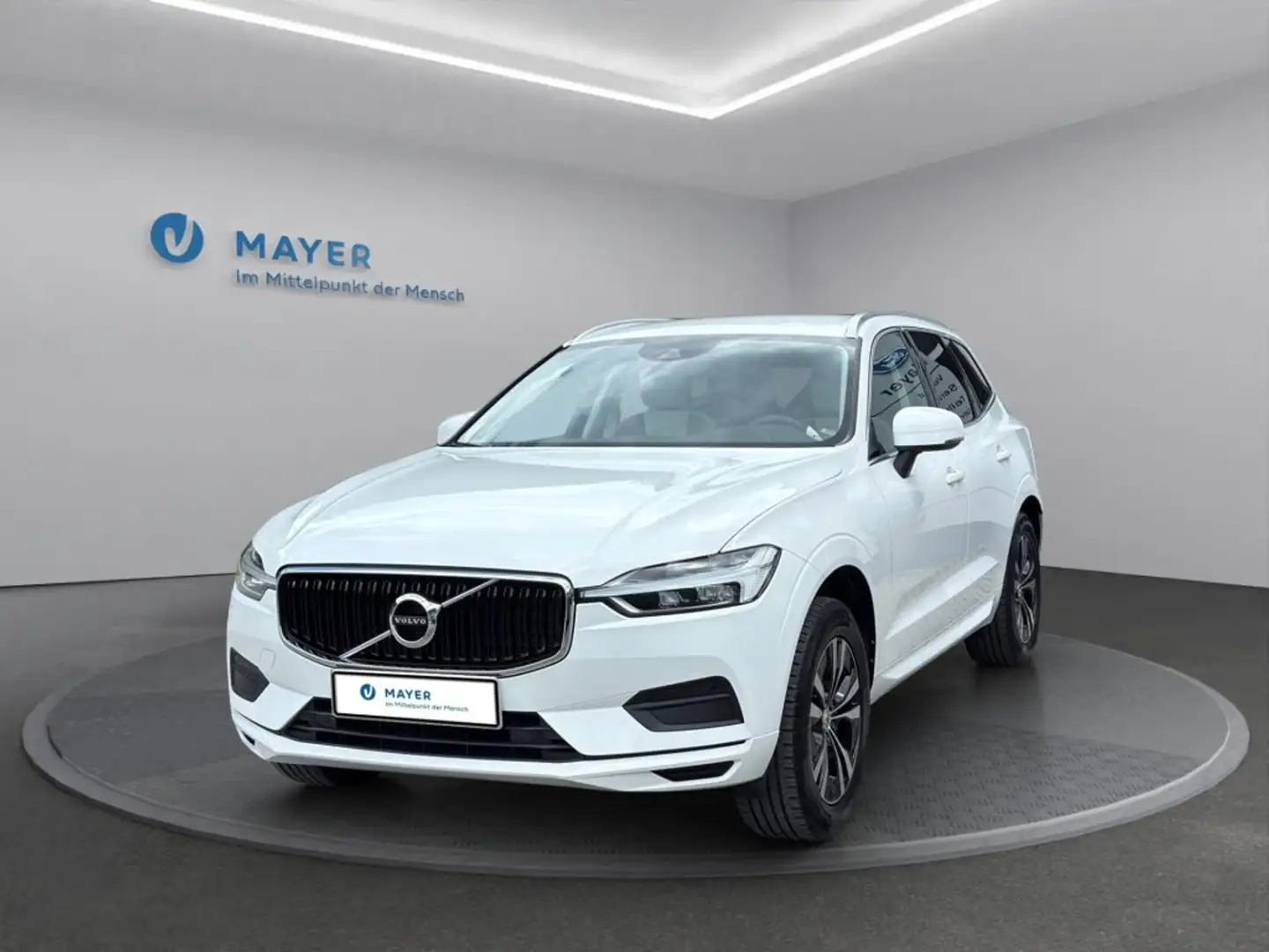 Volvo XC60 D4 Momentum Pro Geartronic Weiß - 1