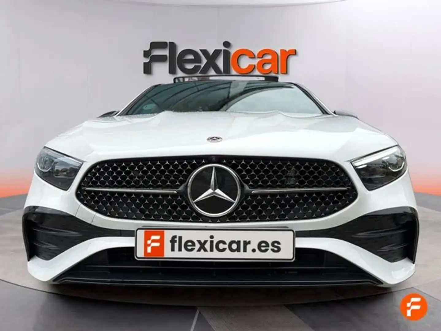 Mercedes-Benz A 180 Sedán Blanco - 2