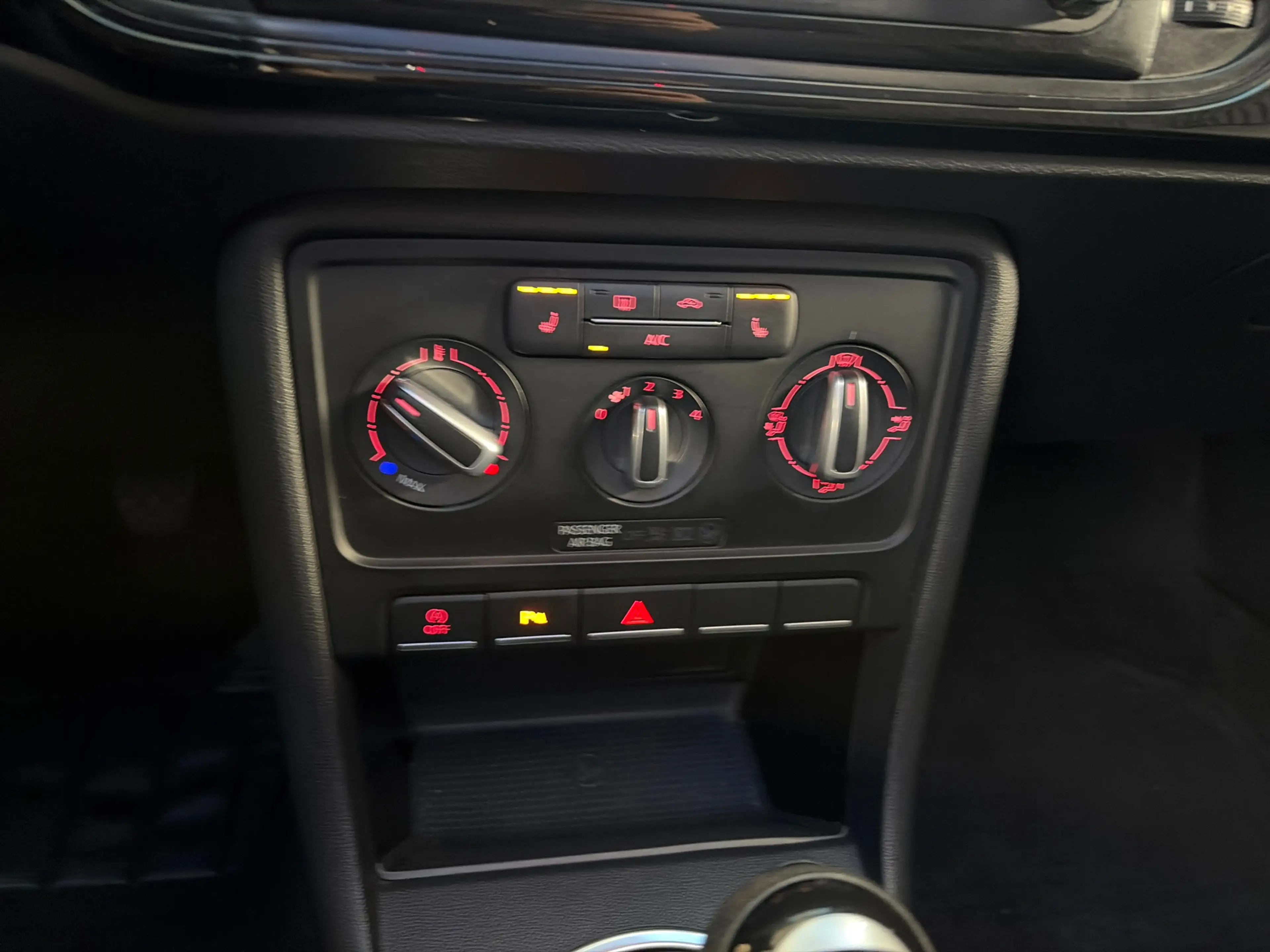 Volkswagen Beetle Cabriolet 1.2 TSI Design, Apple carplay/camera/sto — photo 7