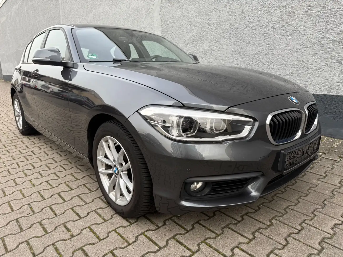BMW 118 d Advantage 5 Türig/Navi/Leder/LED Gris - 1