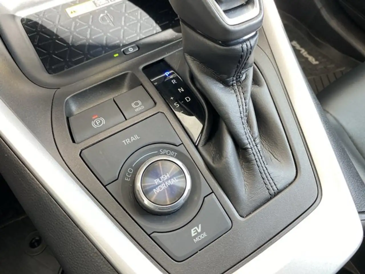 Toyota RAV 4 снимка Toyota RAV 4