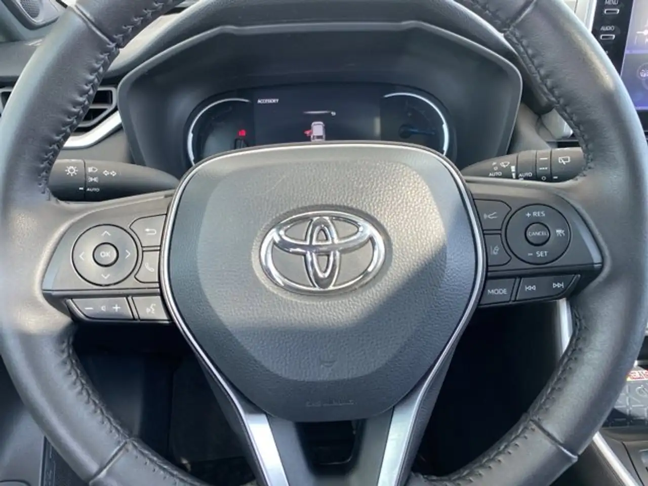 Toyota RAV 4 снимка Toyota RAV 4